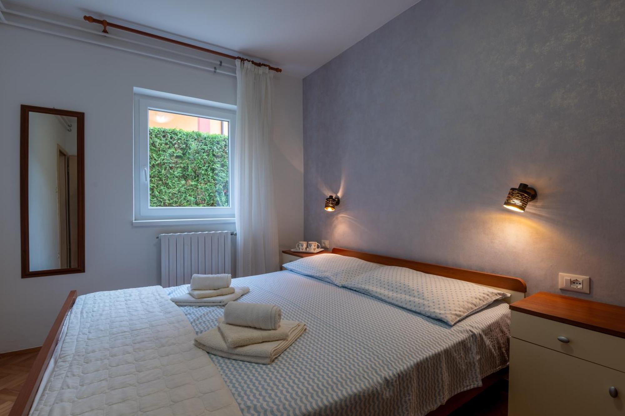 Apartments Mirella Novigrad Istria Exterior foto